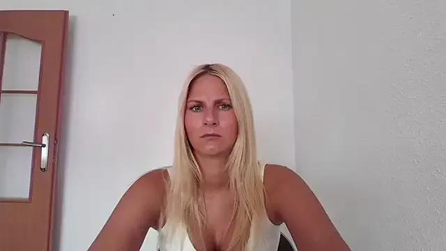 DagmarieFlirt from StripChat is Freechat