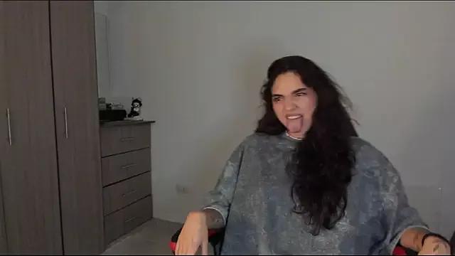 Dahian-peach from StripChat is Freechat