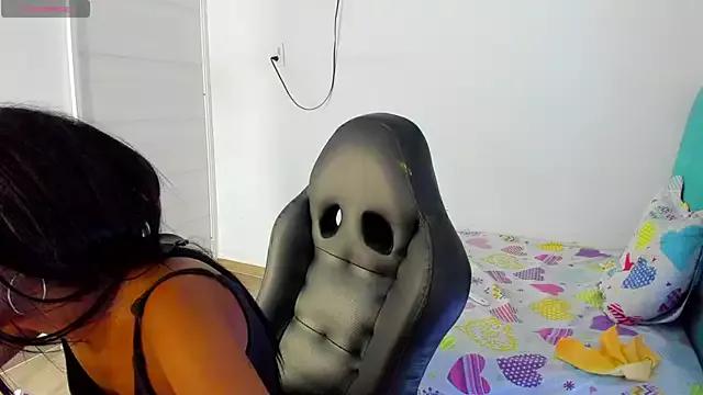 Unleash your urge for fetish cams livestreamers with our pick of steaming hot models, versed in the art of seduction and indulgence.