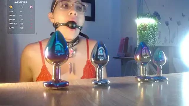DaMikaela_ from StripChat is Freechat