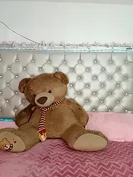 Unleash your urge for fetish cams livestreamers with our pick of steaming hot models, versed in the art of seduction and indulgence.