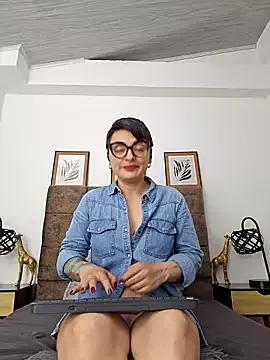 Unleash your urge for fetish cams livestreamers with our pick of steaming hot models, versed in the art of seduction and indulgence.