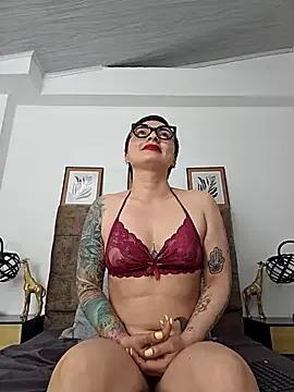 Unleash your urge for fetish cams livestreamers with our pick of steaming hot models, versed in the art of seduction and indulgence.