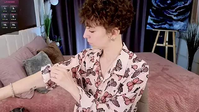 daniellia_ from StripChat is Freechat