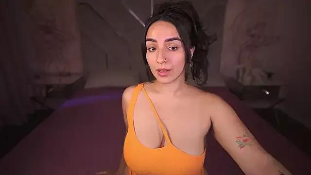 Daphne_Moss from StripChat is Freechat
