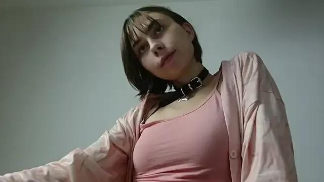 Dewkiss from StripChat is Freechat