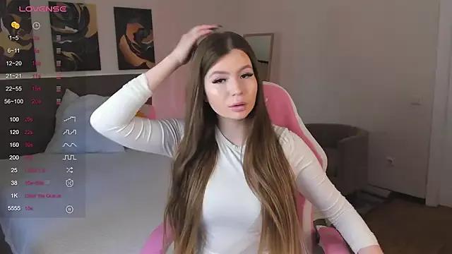 DianaDolll from StripChat is Freechat