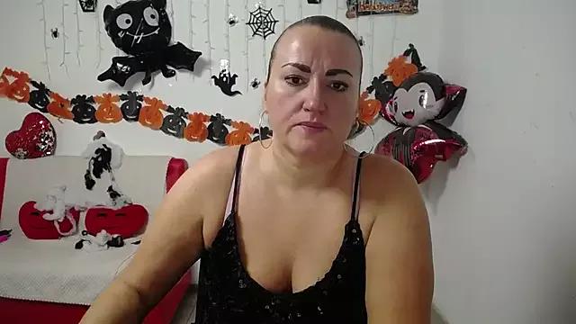 Unleash your urge for fetish cams livestreamers with our pick of steaming hot models, versed in the art of seduction and indulgence.