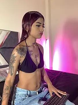 Unleash your urge for fetish cams livestreamers with our pick of steaming hot models, versed in the art of seduction and indulgence.