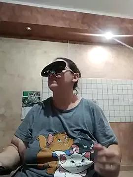 Dolcecurvy from StripChat is Freechat