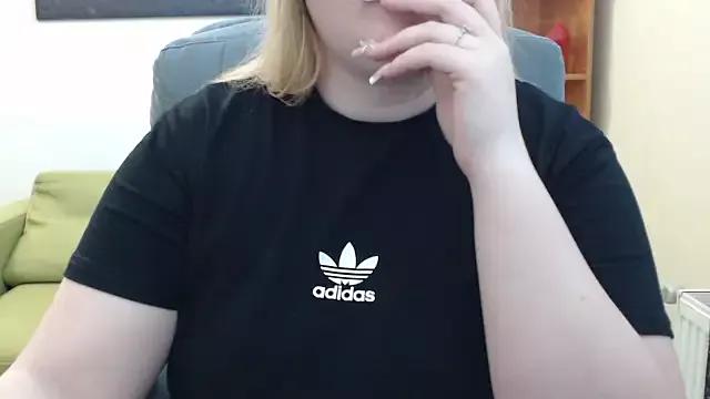 Doliss from StripChat is Freechat