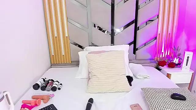Unleash your urge for fetish cams livestreamers with our pick of steaming hot models, versed in the art of seduction and indulgence.