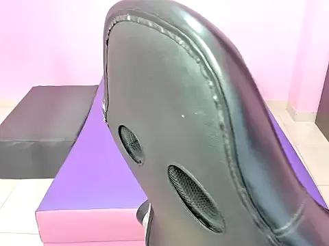 Unleash your urge for fetish cams livestreamers with our pick of steaming hot models, versed in the art of seduction and indulgence.