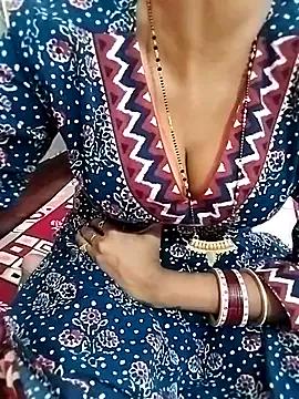 Dollybaby-sexy from StripChat is Freechat