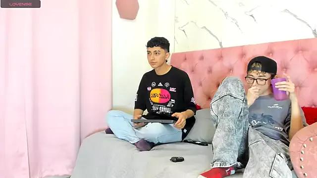 Unleash your urge for fetish cams livestreamers with our pick of steaming hot models, versed in the art of seduction and indulgence.