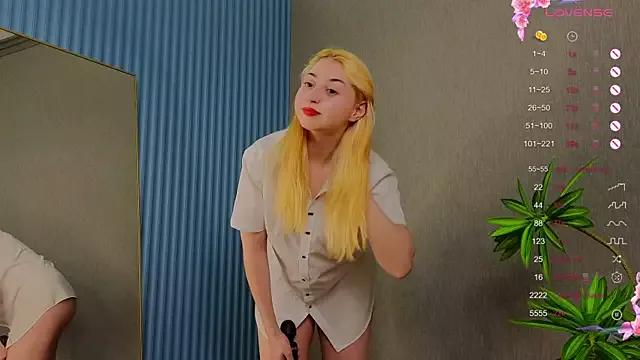 dreamhannah from StripChat is Freechat
