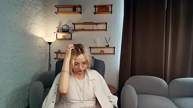 Unleash your urge for fetish cams livestreamers with our pick of steaming hot models, versed in the art of seduction and indulgence.