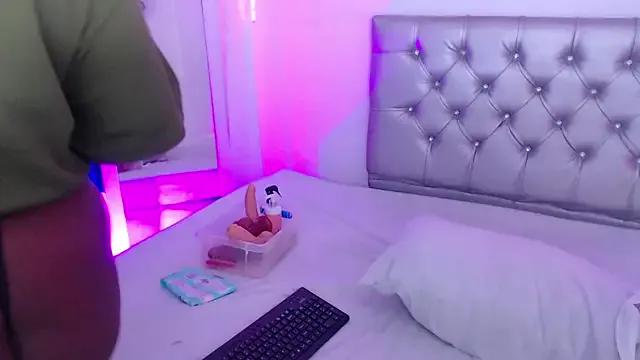 Unleash your urge for fetish cams livestreamers with our pick of steaming hot models, versed in the art of seduction and indulgence.