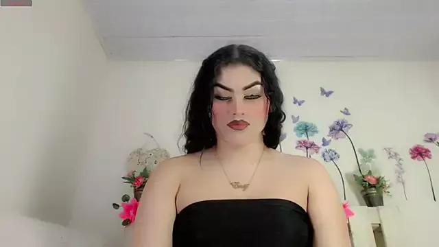 Eemily_- from StripChat is Freechat