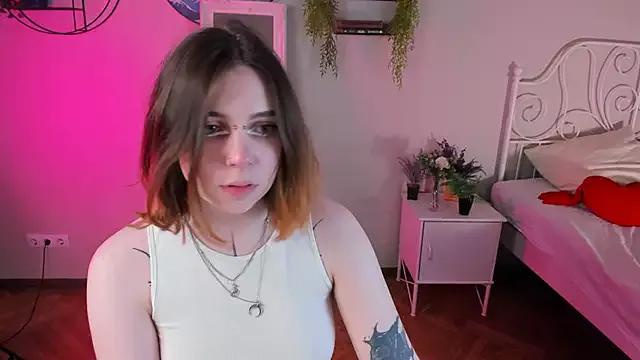 Effie_Woods from StripChat is Freechat