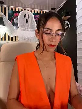 Unleash your urge for fetish cams livestreamers with our pick of steaming hot models, versed in the art of seduction and indulgence.