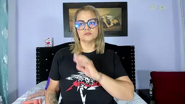 Unleash your urge for fetish cams livestreamers with our pick of steaming hot models, versed in the art of seduction and indulgence.