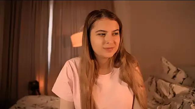 elisa_moon from StripChat is Freechat
