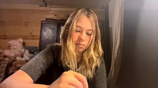 ElisabettVencee from StripChat is Freechat