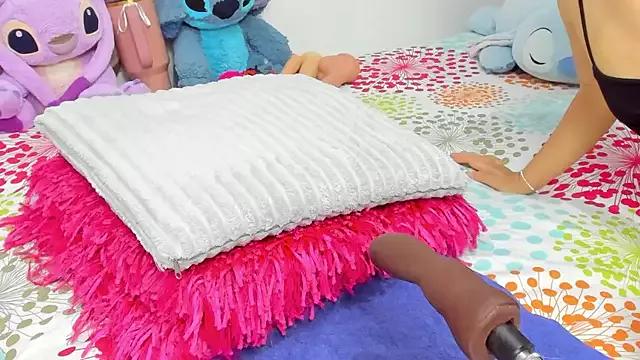 Unleash your urge for fetish cams livestreamers with our pick of steaming hot models, versed in the art of seduction and indulgence.