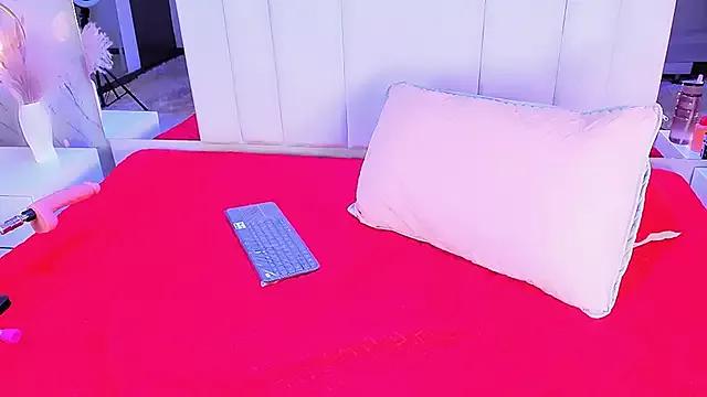 Unleash your urge for fetish cams livestreamers with our pick of steaming hot models, versed in the art of seduction and indulgence.