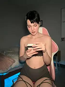 Unleash your urge for fetish cams livestreamers with our pick of steaming hot models, versed in the art of seduction and indulgence.