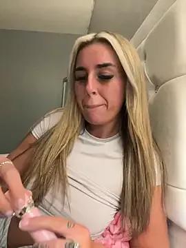 EllieMaeBaby from StripChat is Freechat