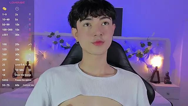 Elliot_younngg from StripChat is Freechat