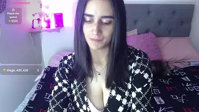 elowen_halley1 from StripChat is Freechat