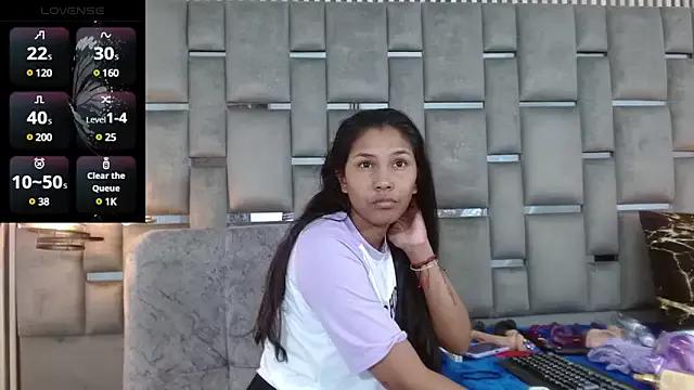 Elsa_Parisi from StripChat is Freechat