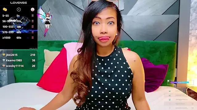 ElyaQuinn from StripChat is Freechat