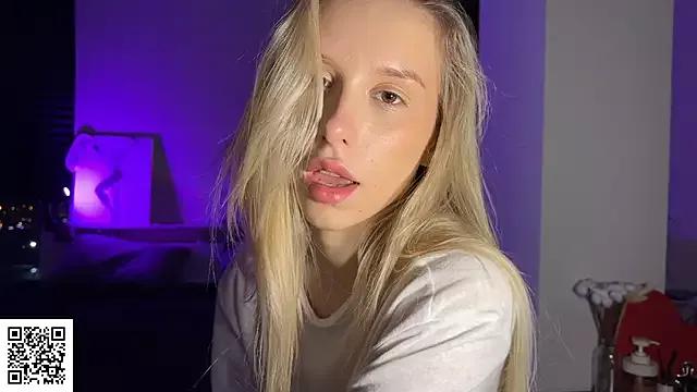 ElysiaXo from StripChat is Freechat