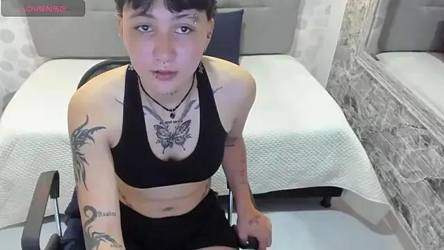 emahills__axelrose from StripChat is Freechat