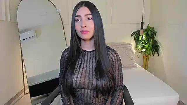 EmelyParker from StripChat is Freechat
