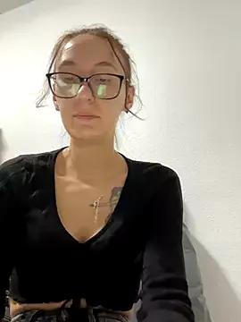 Photos of Emilia_Mausi from StripChat is Freechat
