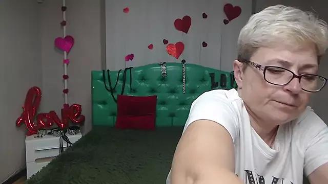 EmiliaGree from StripChat is Freechat