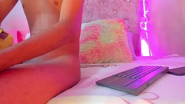 Unleash your urge for fetish cams livestreamers with our pick of steaming hot models, versed in the art of seduction and indulgence.