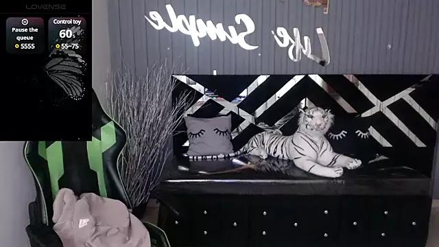 Unleash your urge for fetish cams livestreamers with our pick of steaming hot models, versed in the art of seduction and indulgence.