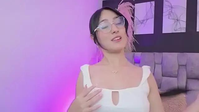 emily_vermont from StripChat is Freechat