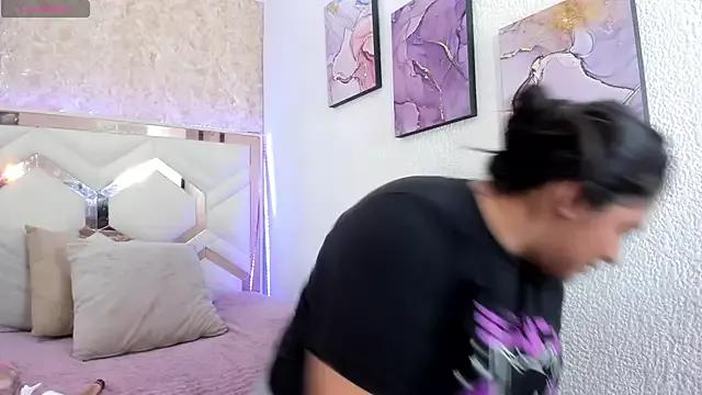 Unleash your urge for fetish cams livestreamers with our pick of steaming hot models, versed in the art of seduction and indulgence.