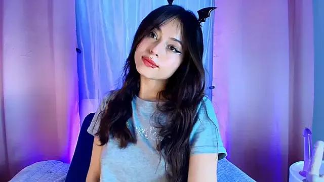 EmilyWithe from StripChat is Freechat