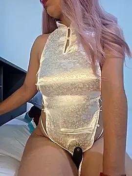 Unleash your urge for fetish cams livestreamers with our pick of steaming hot models, versed in the art of seduction and indulgence.