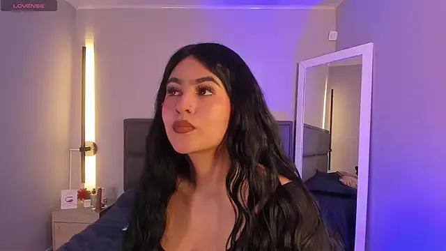 Emma__clark_ from StripChat is Freechat