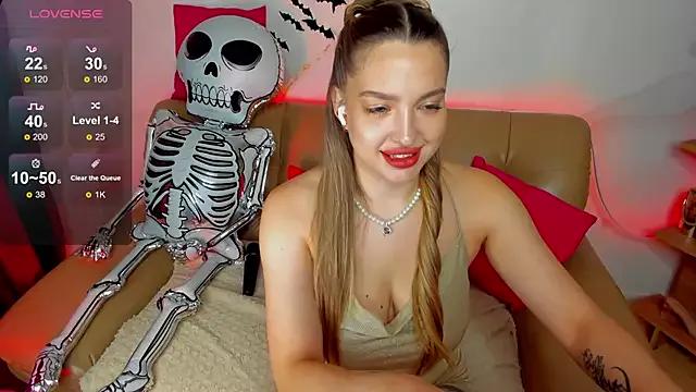 Unleash your urge for fetish cams livestreamers with our pick of steaming hot models, versed in the art of seduction and indulgence.