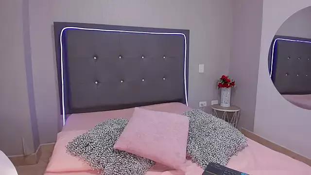Unleash your urge for fetish cams livestreamers with our pick of steaming hot models, versed in the art of seduction and indulgence.